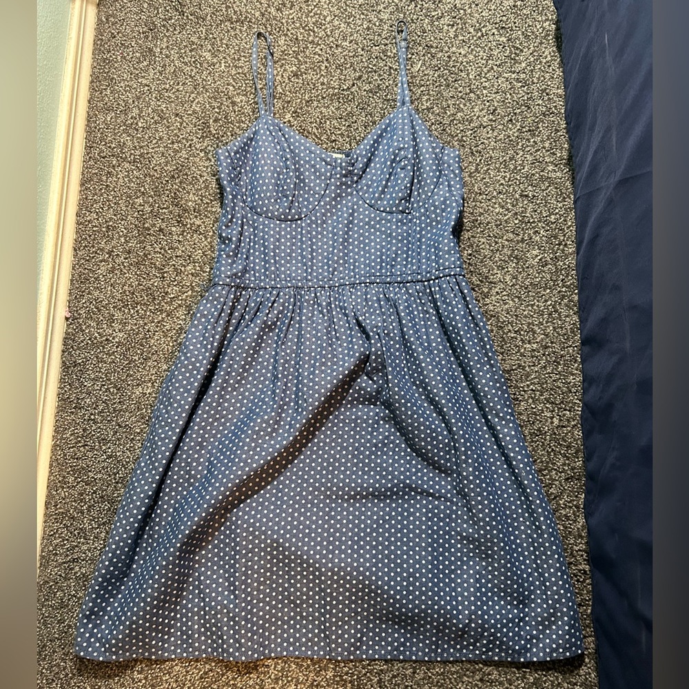 Dotted dress, size medium, color gray blue